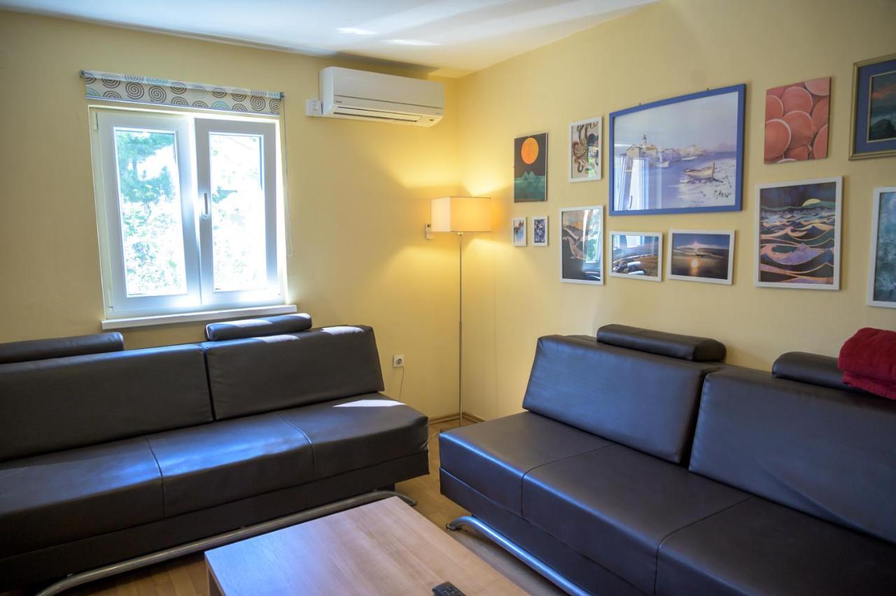 Beachfront House Ivana With Pool - Renovated 2025 Cesarica Extérieur photo