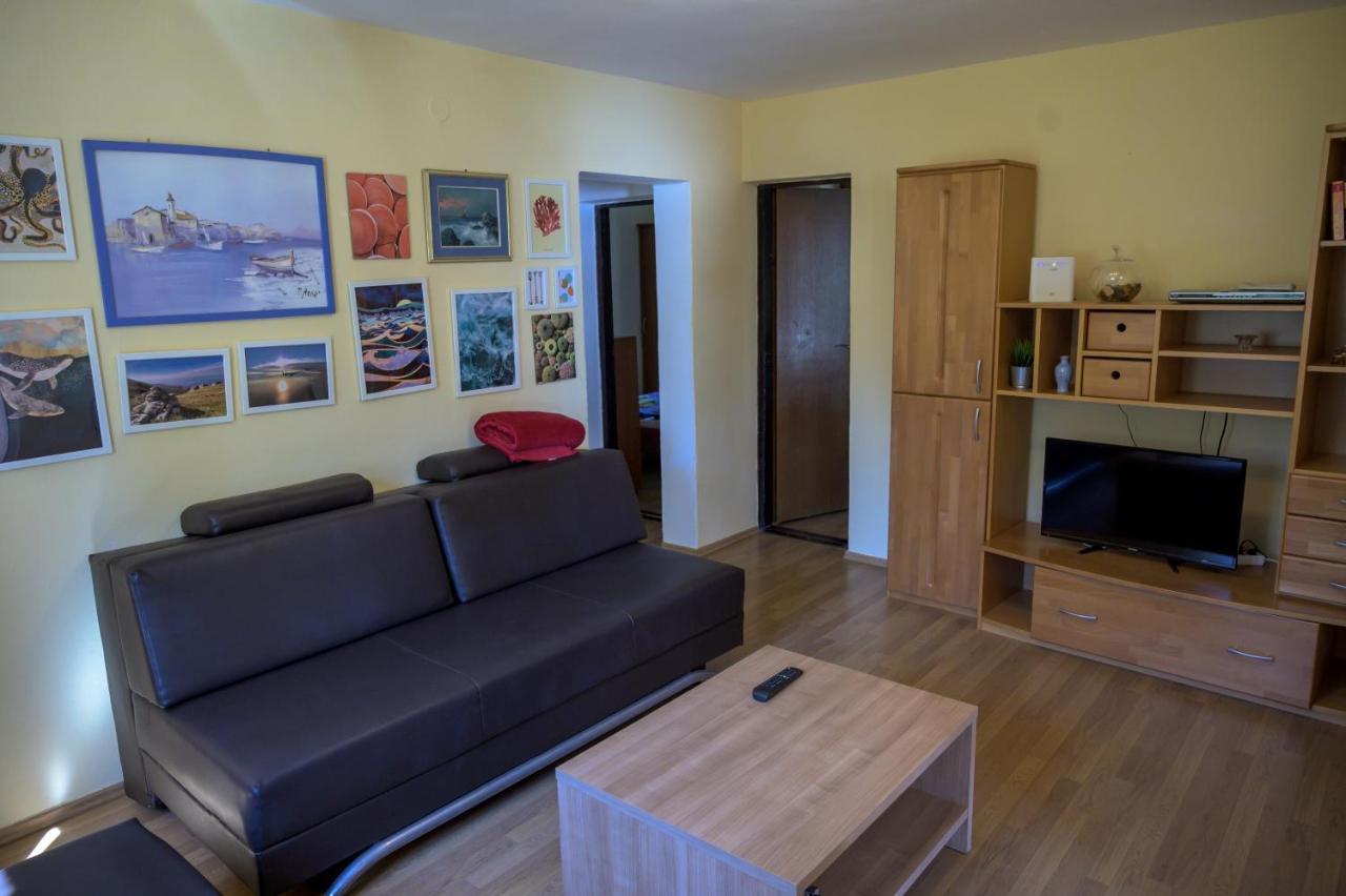 Beachfront House Ivana With Pool - Renovated 2025 Cesarica Extérieur photo