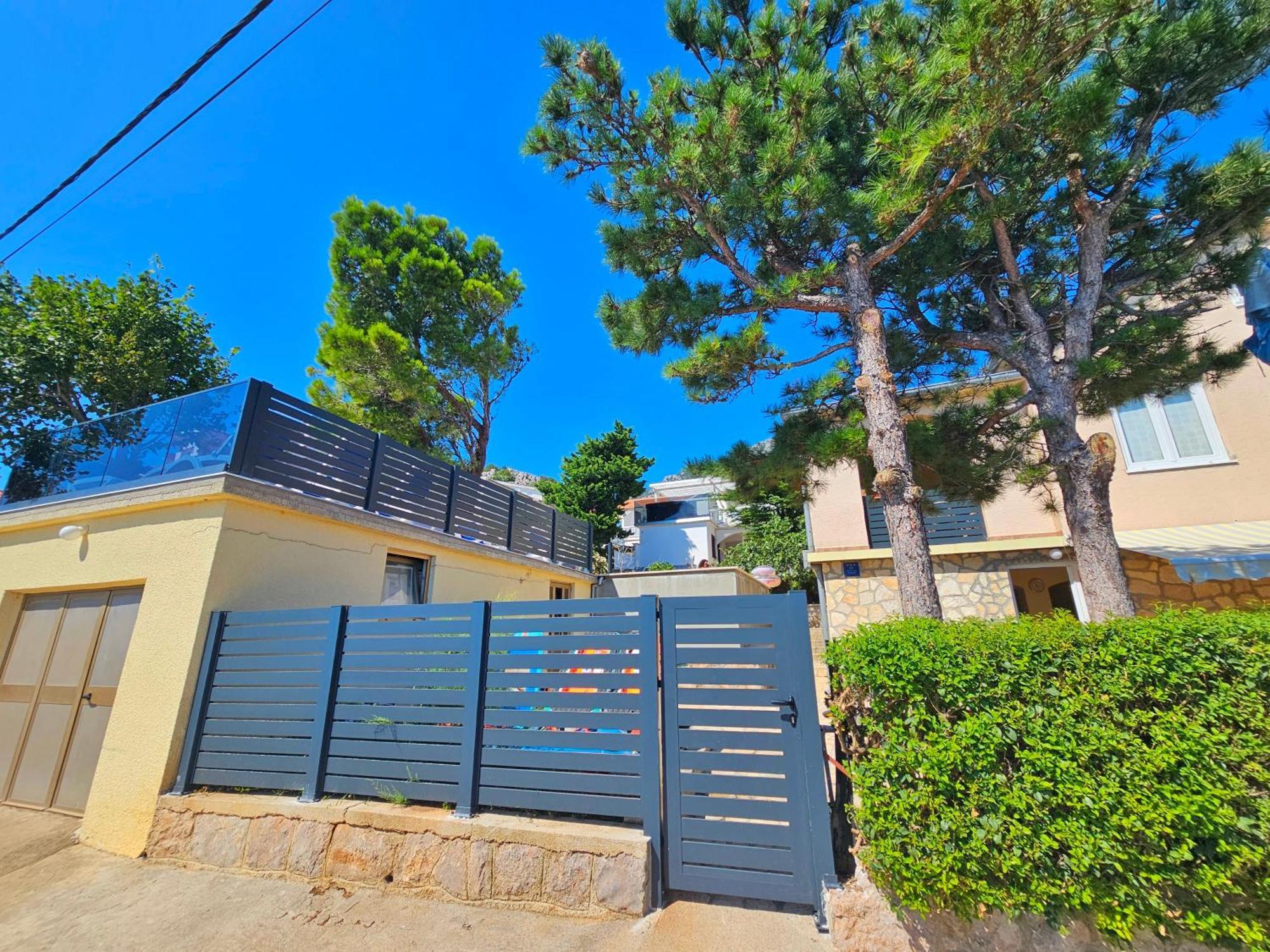 Beachfront House Ivana With Pool - Renovated 2025 Cesarica Extérieur photo