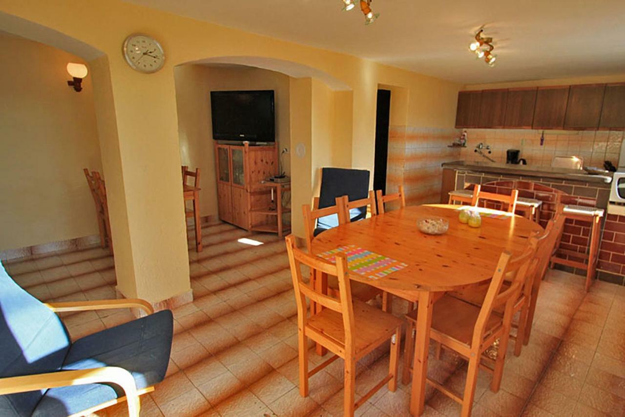 Beachfront House Ivana With Pool - Renovated 2025 Cesarica Extérieur photo