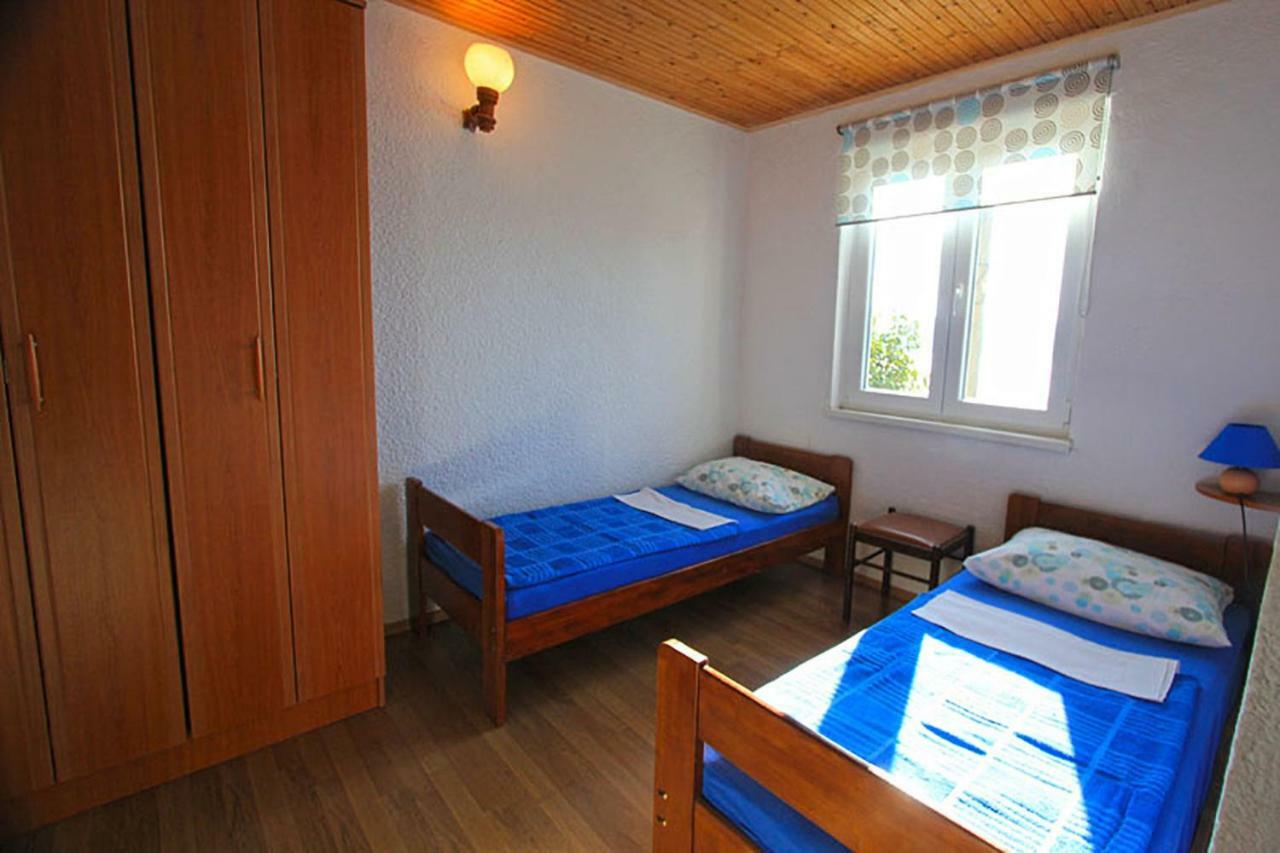 Beachfront House Ivana With Pool - Renovated 2025 Cesarica Extérieur photo