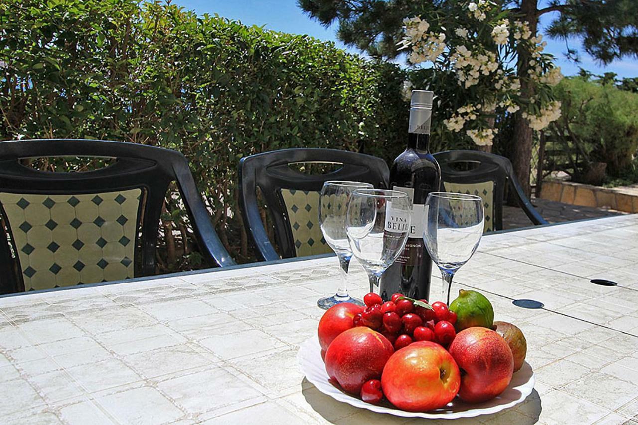 Beachfront House Ivana With Pool - Renovated 2025 Cesarica Extérieur photo